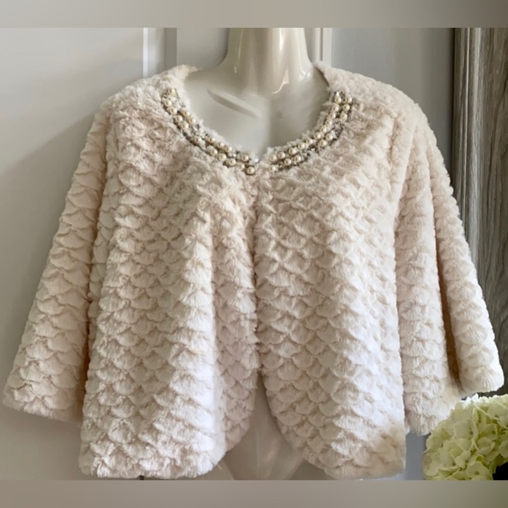 Elegant Shaw Cape Embellished Pearl,Rhinestone Neckline
